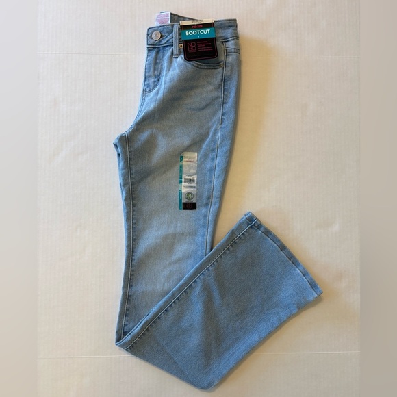 No Boundaries Mid Rise Boot Cut jeans size 1 NWT - Picture 1 of 7